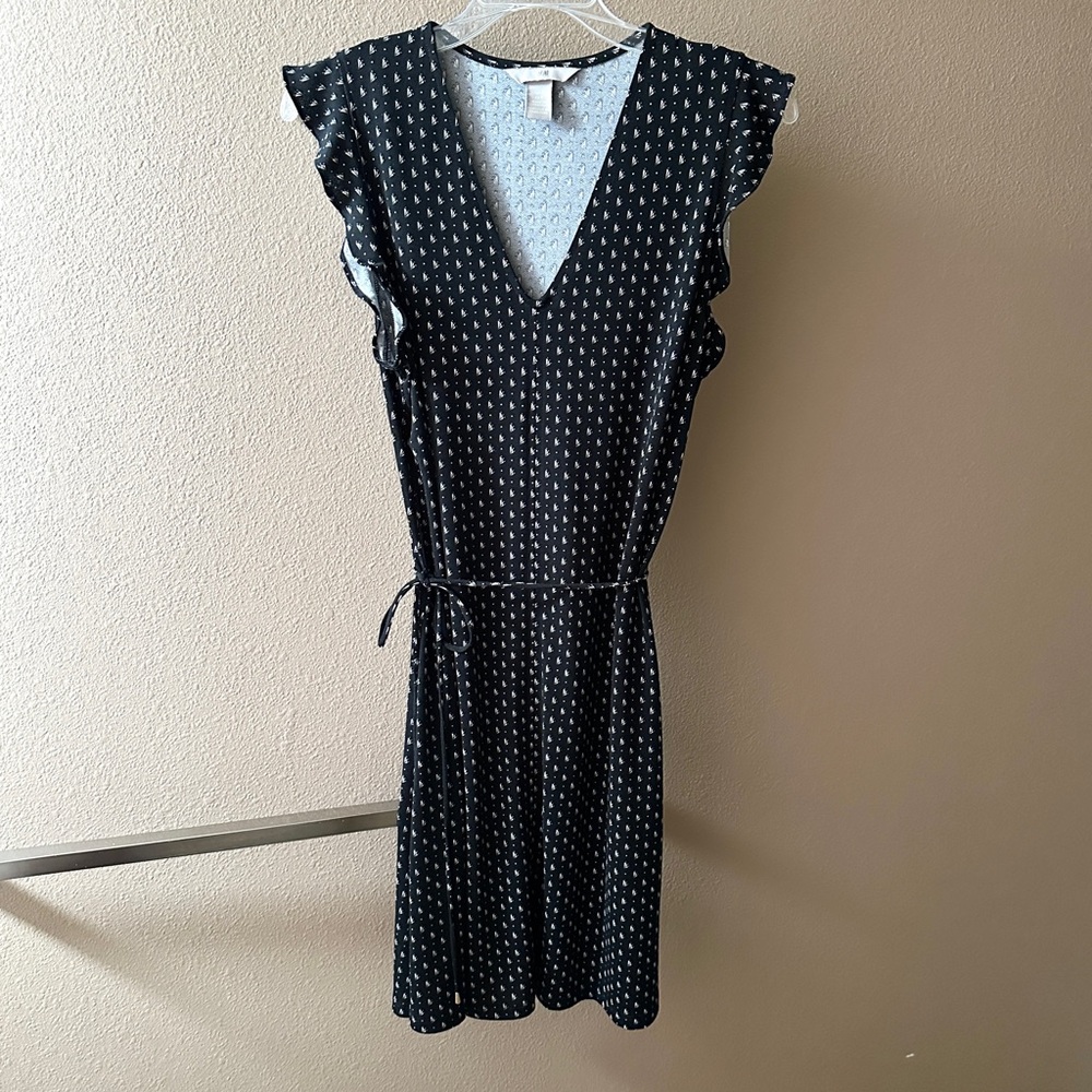 H&M Black & White Self-Tie V-Neck Dress